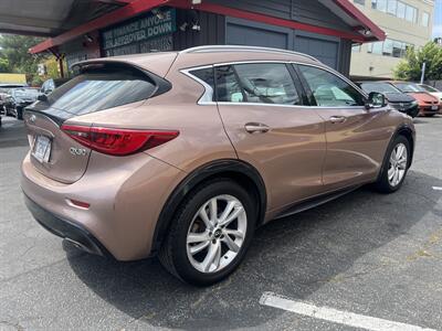 2017 INFINITI QX30 Premium   - Photo 3 - North Hollywood, CA 91601