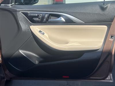 2017 INFINITI QX30 Premium   - Photo 66 - North Hollywood, CA 91601