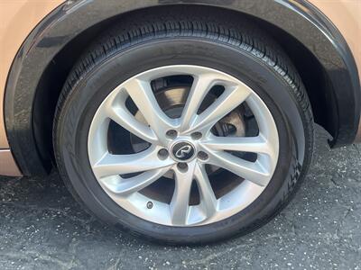 2017 INFINITI QX30 Premium   - Photo 68 - North Hollywood, CA 91601