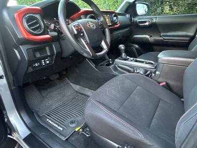 2017 Toyota Tacoma TRD   - Photo 21 - North Hollywood, CA 91601