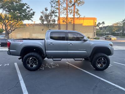 2017 Toyota Tacoma TRD   - Photo 4 - North Hollywood, CA 91601
