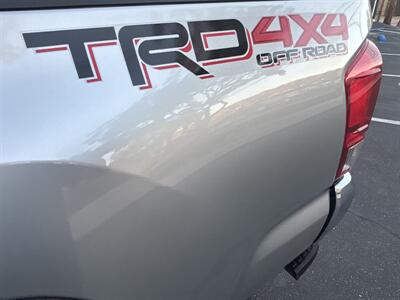 2017 Toyota Tacoma TRD   - Photo 16 - North Hollywood, CA 91601