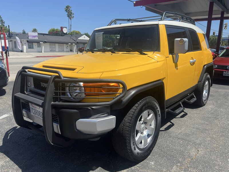 2010 Toyota FJ Cruiser   - Photo 1 - North Hollywood, CA 91601