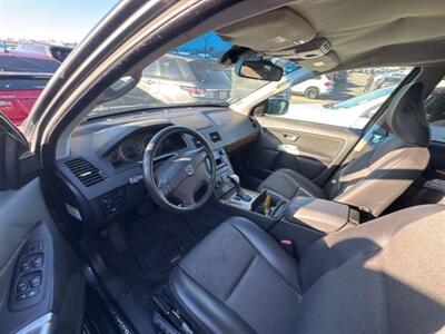 2005 Volvo XC90 2.5T   - Photo 8 - North Hollywood, CA 91601