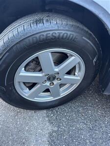 2005 Volvo XC90 2.5T   - Photo 5 - North Hollywood, CA 91601