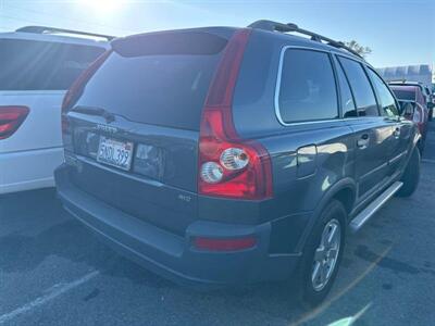2005 Volvo XC90 2.5T   - Photo 2 - North Hollywood, CA 91601