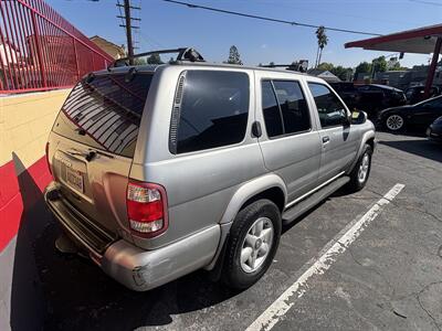 1999 Nissan Pathfinder SE Limited   - Photo 13 - North Hollywood, CA 91601