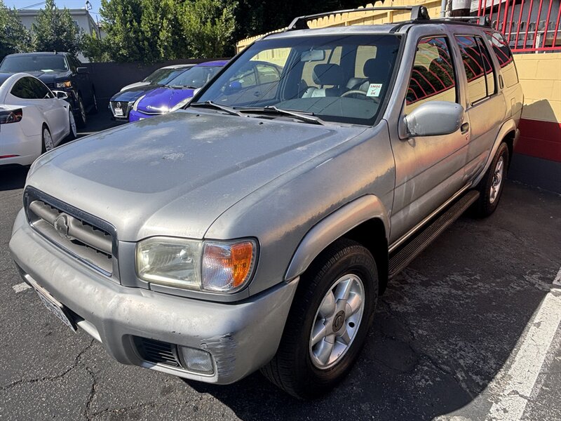 1999 Nissan Pathfinder SE Limited   - Photo 1 - North Hollywood, CA 91601