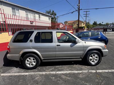 1999 Nissan Pathfinder SE Limited   - Photo 14 - North Hollywood, CA 91601