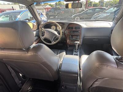 1999 Nissan Pathfinder SE Limited   - Photo 10 - North Hollywood, CA 91601
