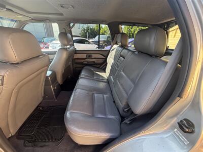 1999 Nissan Pathfinder SE Limited   - Photo 3 - North Hollywood, CA 91601