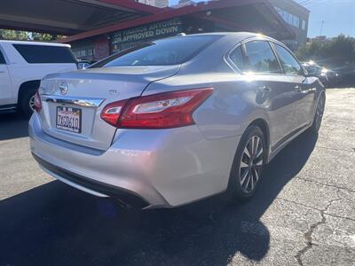 2017 Nissan Altima 2.5 SL   - Photo 4 - North Hollywood, CA 91601
