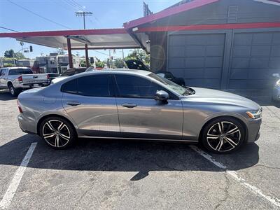 2019 Volvo S60 T5 R-Design   - Photo 2 - North Hollywood, CA 91601