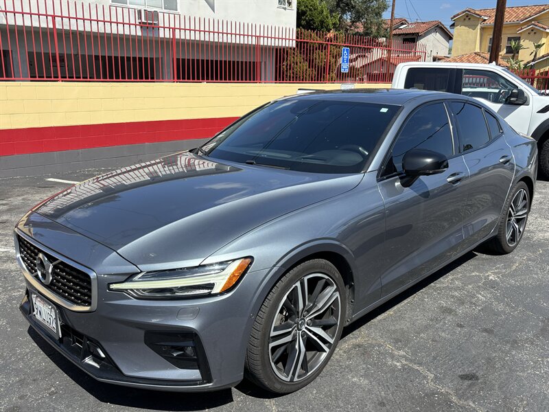 2019 Volvo S60 T5 R-Design   - Photo 1 - North Hollywood, CA 91601