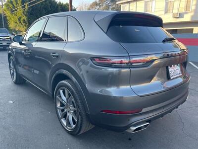 2019 Porsche Cayenne   - Photo 3 - North Hollywood, CA 91601