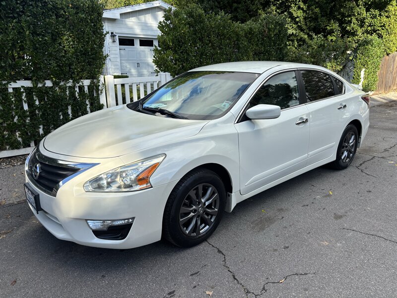 2015 Nissan Altima S's photo