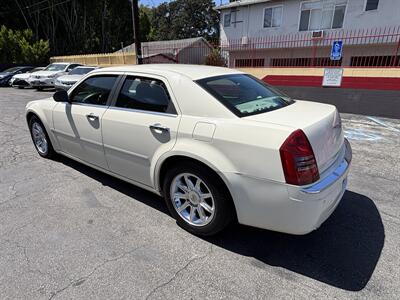 2005 Chrysler 300C   - Photo 3 - North Hollywood, CA 91601