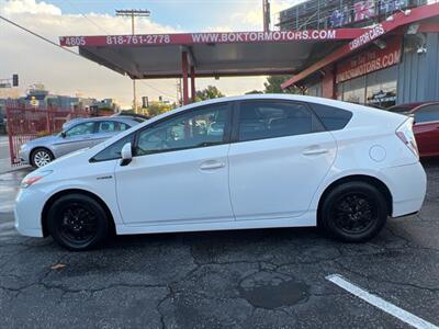 2014 Toyota Prius Three   - Photo 8 - North Hollywood, CA 91601