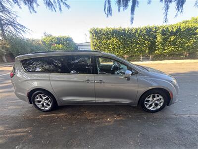 2017 Chrysler Pacifica Touring-L   - Photo 2 - North Hollywood, CA 91601