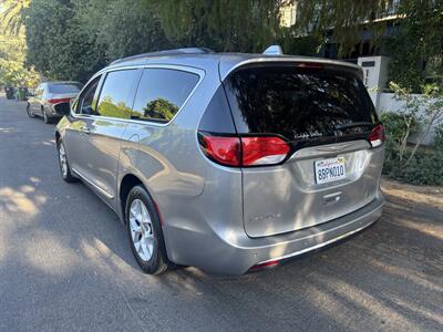 2017 Chrysler Pacifica Touring-L   - Photo 6 - North Hollywood, CA 91601