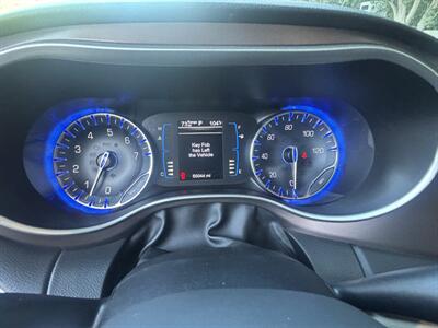 2017 Chrysler Pacifica Touring-L   - Photo 9 - North Hollywood, CA 91601