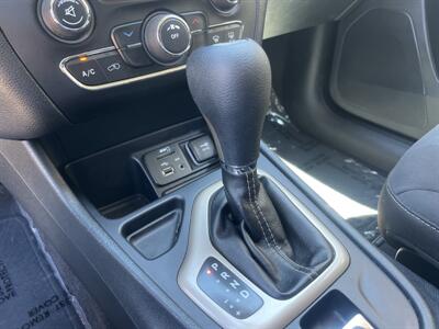 2016 Jeep Cherokee Latitude Altitude   - Photo 24 - North Hollywood, CA 91601