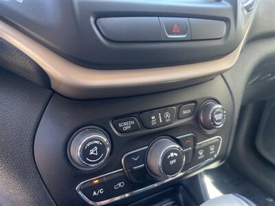 2016 Jeep Cherokee Latitude Altitude   - Photo 21 - North Hollywood, CA 91601