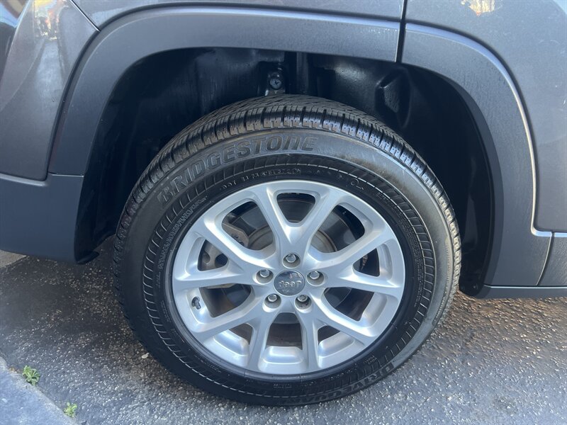 2016 Jeep Cherokee Latitude Altitude photo 60