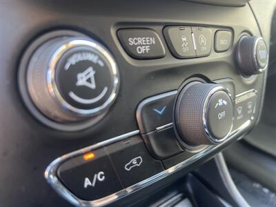 2016 Jeep Cherokee Latitude Altitude   - Photo 22 - North Hollywood, CA 91601