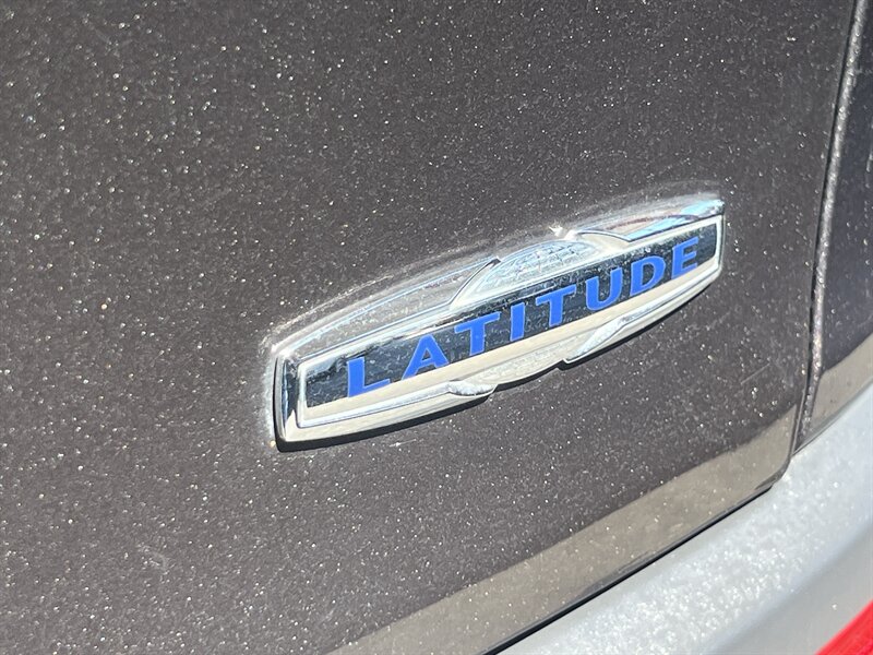 2016 Jeep Cherokee Latitude Altitude photo 53