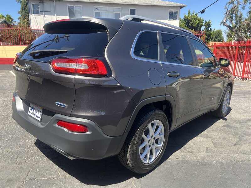 2016 Jeep Cherokee Latitude Altitude photo 3