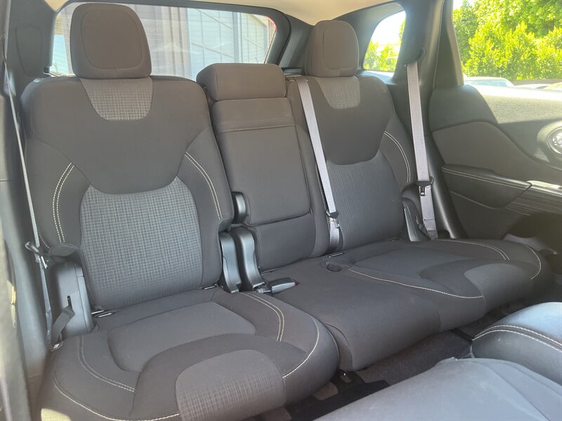 2016 Jeep Cherokee Latitude Altitude photo 43