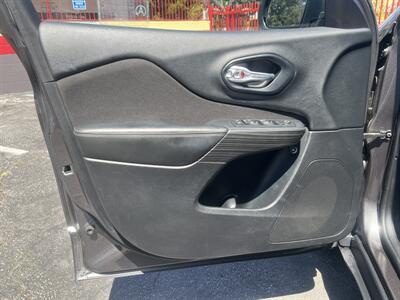 2016 Jeep Cherokee Latitude Altitude   - Photo 31 - North Hollywood, CA 91601