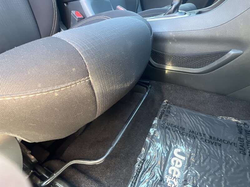 2016 Jeep Cherokee Latitude Altitude photo 46