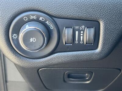 2016 Jeep Cherokee Latitude Altitude   - Photo 16 - North Hollywood, CA 91601