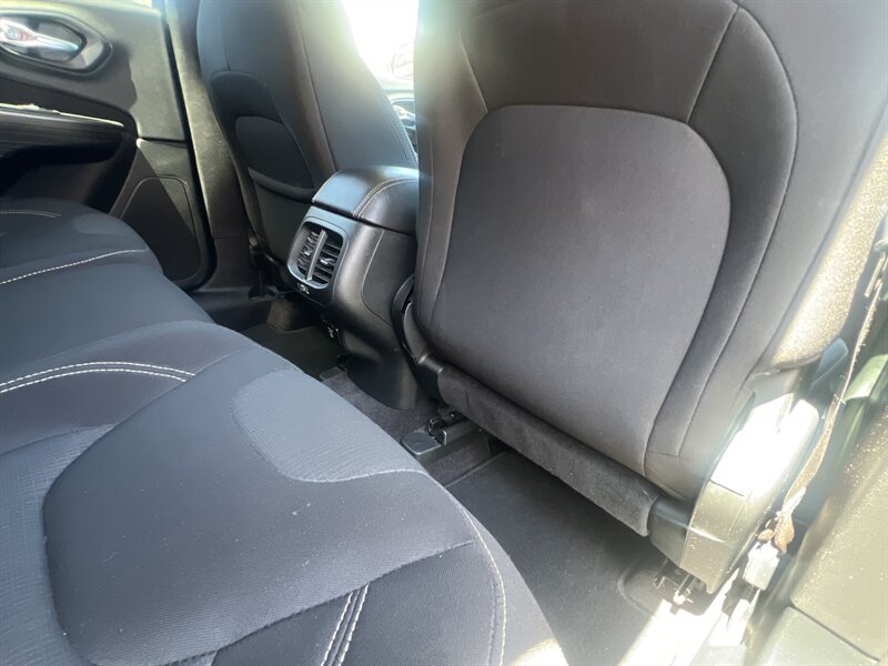 2016 Jeep Cherokee Latitude Altitude photo 47
