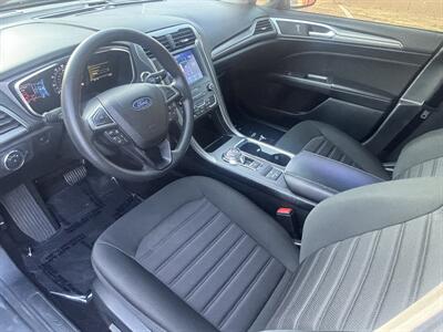 2020 Ford Fusion SE - Photo 2 - North Hollywood, CA 91601