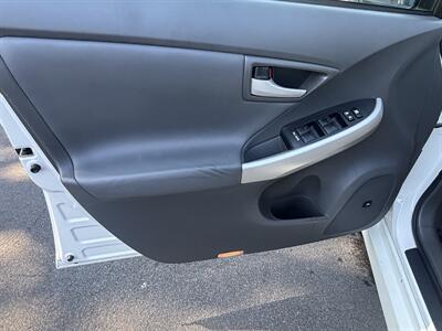 2010 Toyota Prius IV   - Photo 11 - North Hollywood, CA 91601