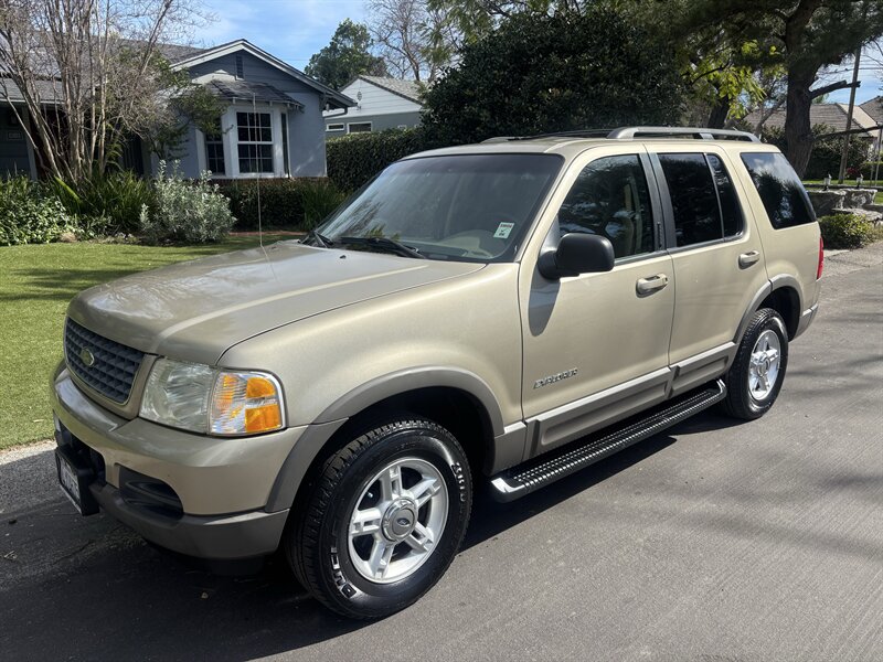 2002 Ford Explorer XLT 4dr XLT  