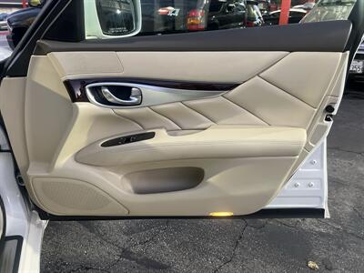 2011 INFINITI M37   - Photo 18 - North Hollywood, CA 91601