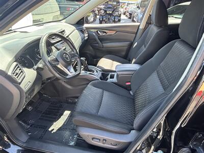 2017 Nissan Rogue SV   - Photo 9 - North Hollywood, CA 91601