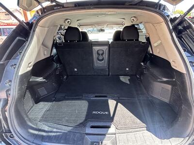 2017 Nissan Rogue SV   - Photo 12 - North Hollywood, CA 91601