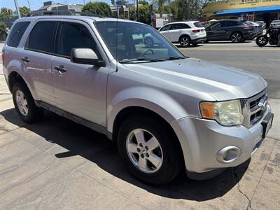2011 Ford Escape XLT - Photo 2 - North Hollywood, CA 91601
