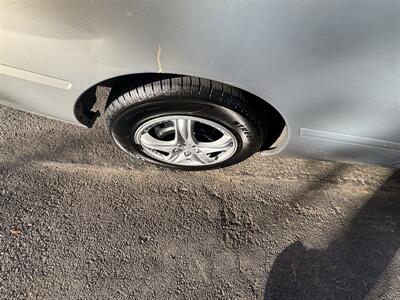 2000 Toyota Camry SE   - Photo 2 - North Hollywood, CA 91601