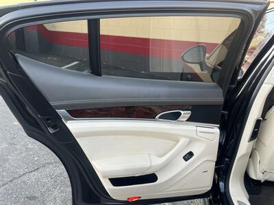 2014 Porsche Panamera   - Photo 80 - North Hollywood, CA 91601