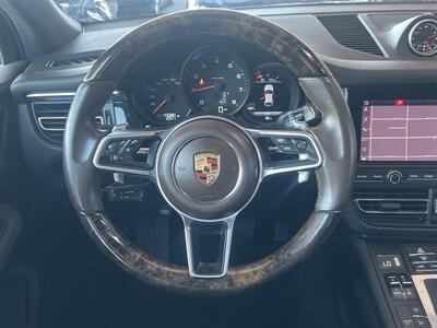2021 Porsche Macan   - Photo 39 - North Hollywood, CA 91601