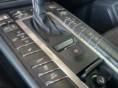 2021 Porsche Macan   - Photo 51 - North Hollywood, CA 91601