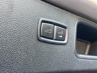 2021 Porsche Macan   - Photo 10 - North Hollywood, CA 91601