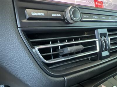 2021 Porsche Macan   - Photo 46 - North Hollywood, CA 91601