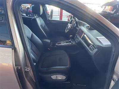 2021 Porsche Macan   - Photo 31 - North Hollywood, CA 91601